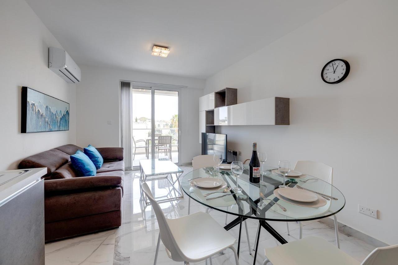 Splendid 2Br Apartment, Steps To St Georges Bay San Ġiljan Extérieur photo
