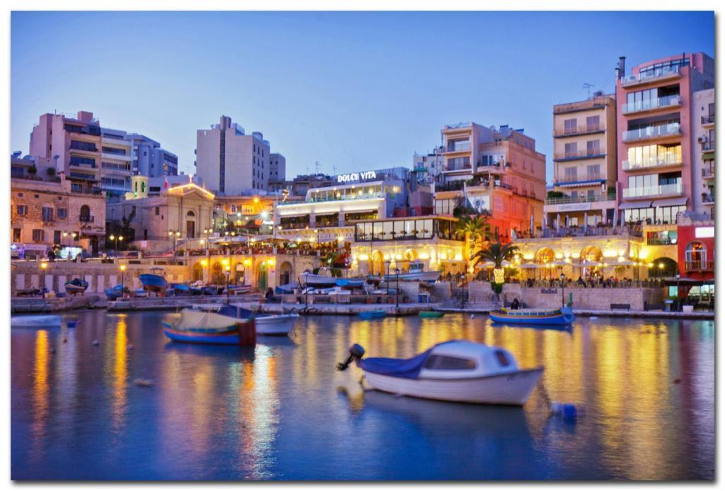 Splendid 2Br Apartment, Steps To St Georges Bay San Ġiljan Extérieur photo