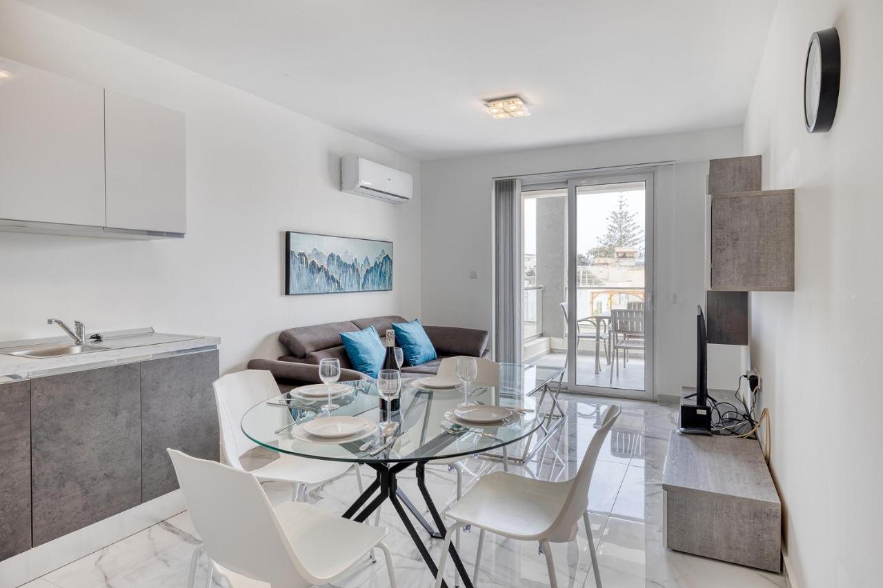 Splendid 2Br Apartment, Steps To St Georges Bay San Ġiljan Extérieur photo